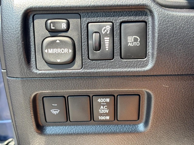 Toyota 4Runner Vehicle Image 16
