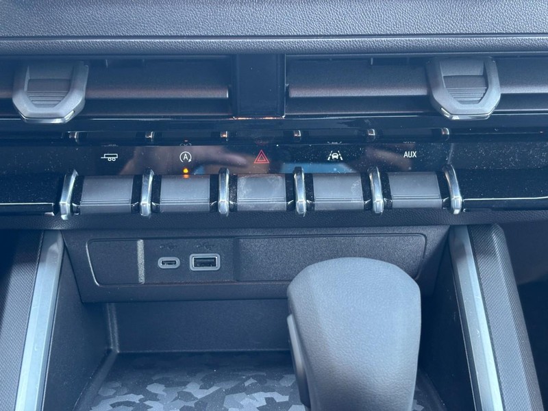 Chevrolet Colorado Vehicle Image 09