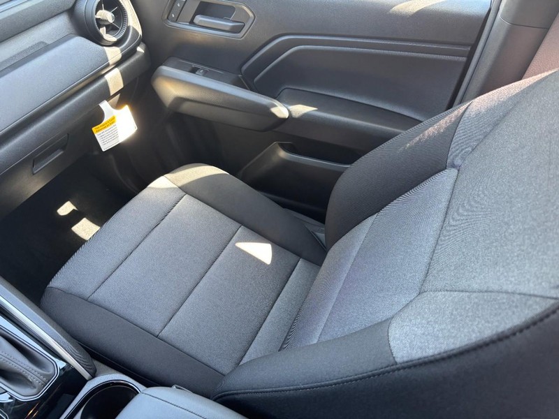 Chevrolet Colorado Vehicle Image 10
