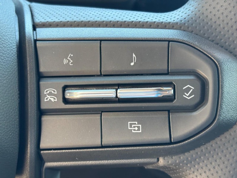 Chevrolet Colorado Vehicle Image 12