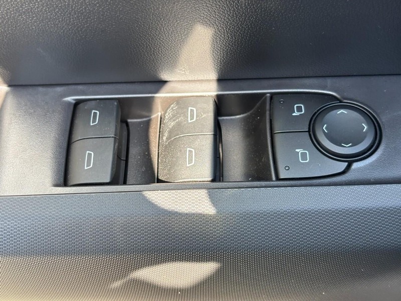 Chevrolet Colorado Vehicle Image 18