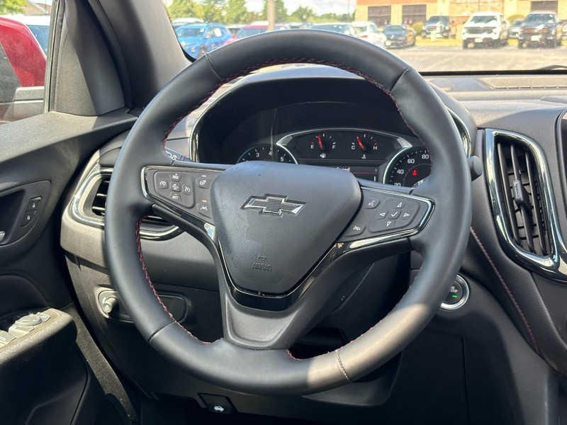 Chevrolet Equinox Vehicle Image 12