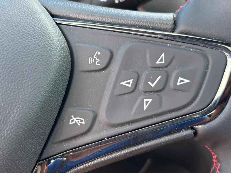Chevrolet Equinox Vehicle Image 18