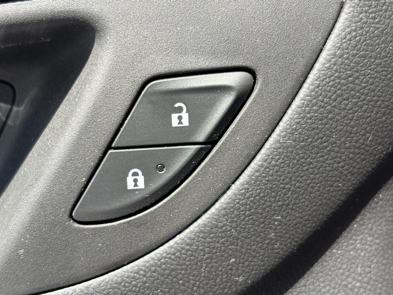 Chevrolet Equinox Vehicle Image 24