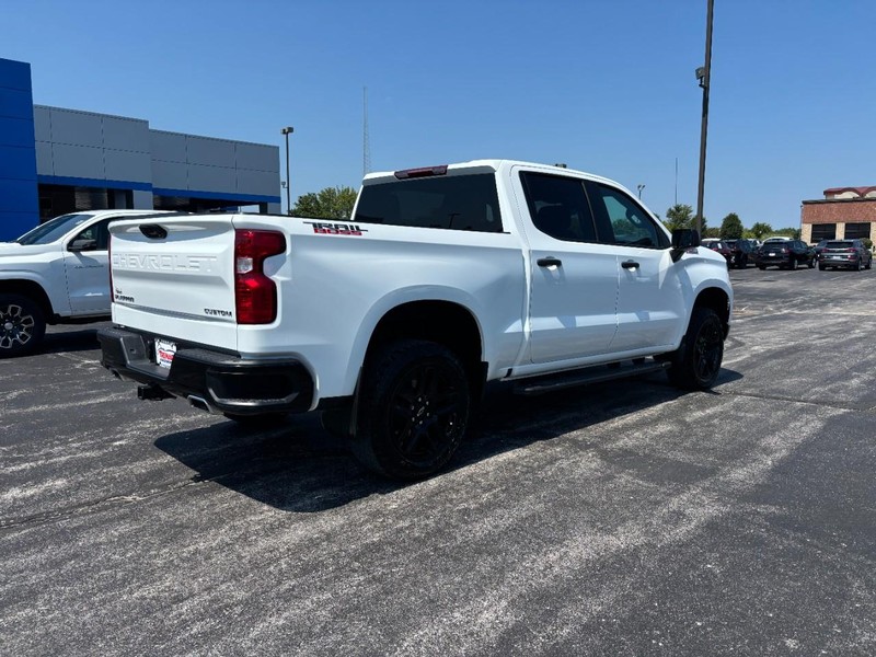 Chevrolet Silverado 1500 Vehicle Image 03
