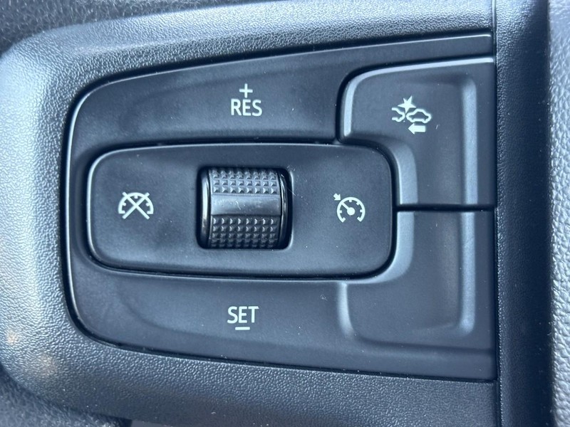 Chevrolet Silverado 1500 Vehicle Image 17