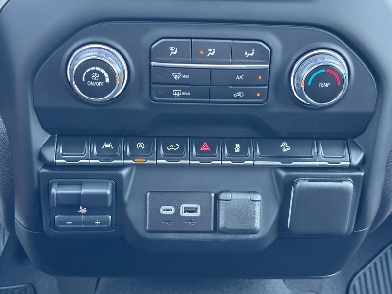 Chevrolet Silverado 1500 Vehicle Image 22