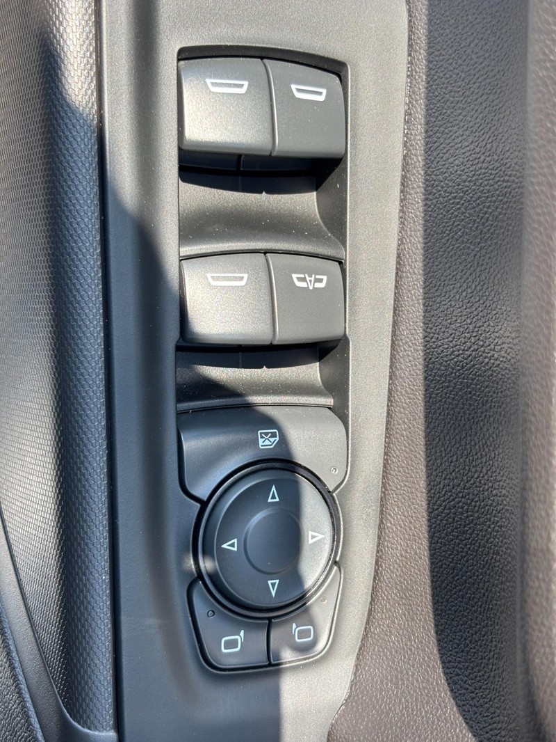 Chevrolet Silverado 1500 Vehicle Image 23