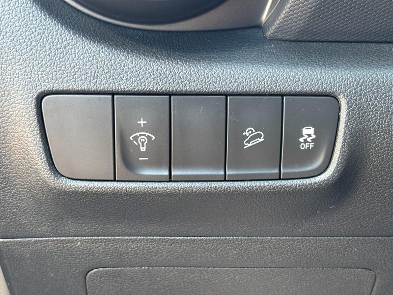 Hyundai Kona Vehicle Image 16