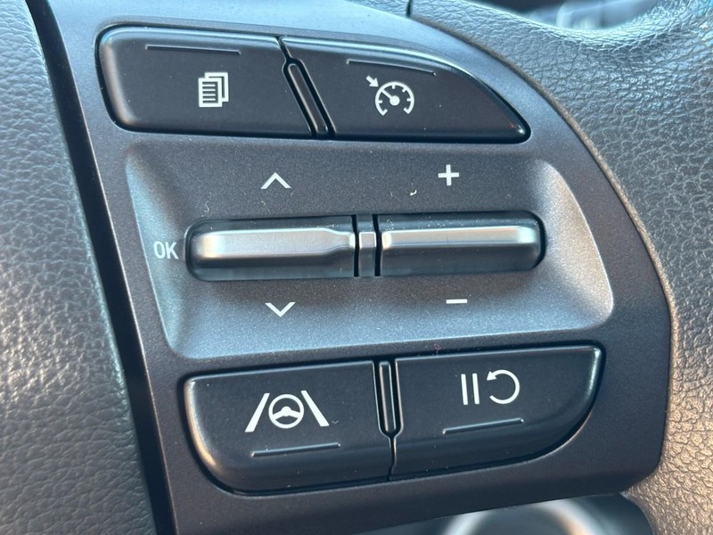 Hyundai Kona Vehicle Image 18