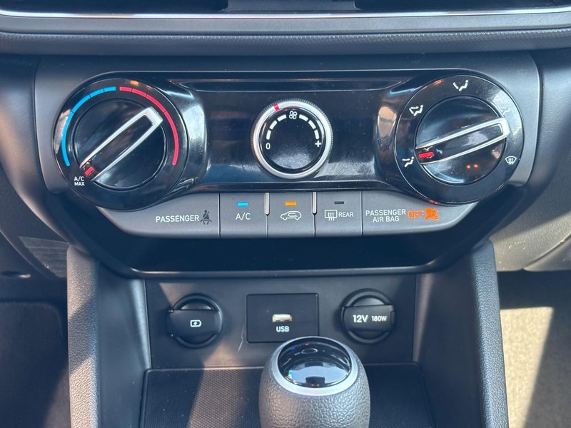 Hyundai Kona Vehicle Image 22