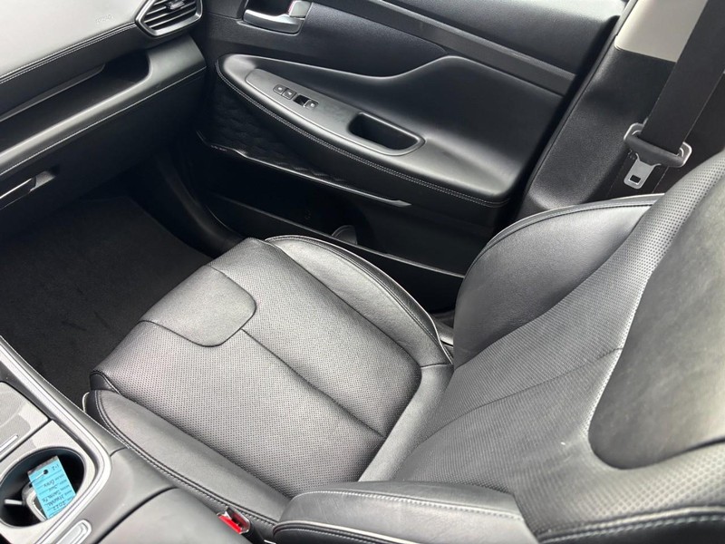 Hyundai Santa Fe Vehicle Image 15