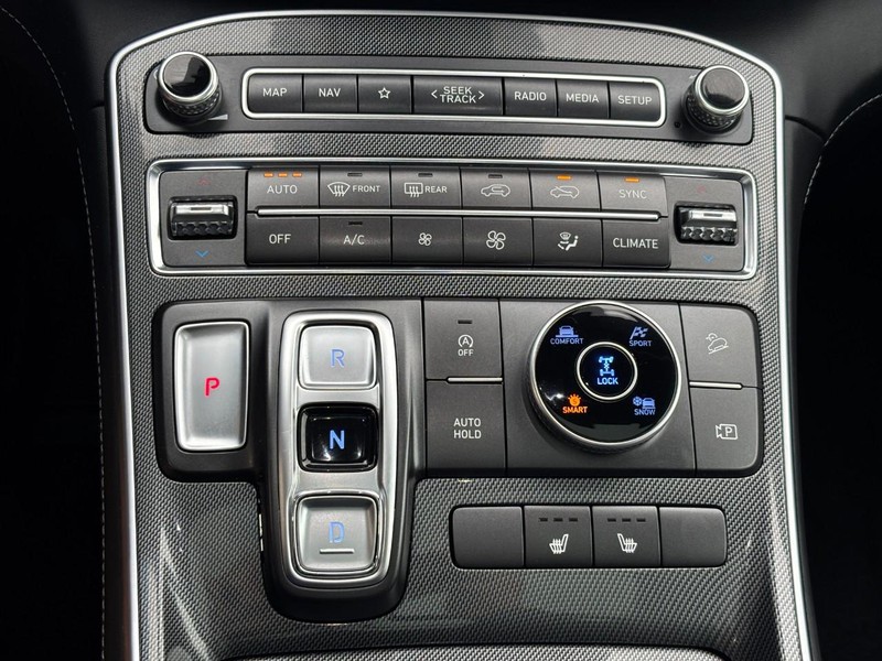 Hyundai Santa Fe Vehicle Image 23