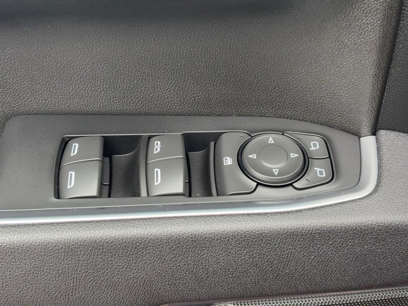 Chevrolet Silverado 1500 Vehicle Image 17