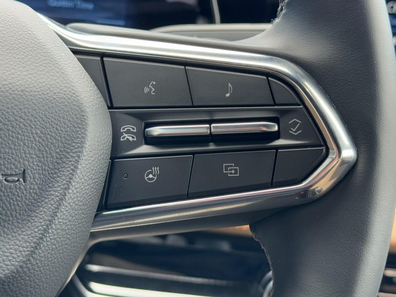 Chevrolet Equinox Vehicle Image 11