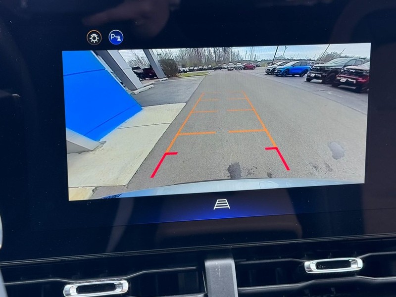 Chevrolet Equinox Vehicle Image 13