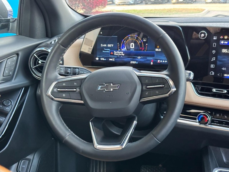 Chevrolet Equinox Vehicle Image 07