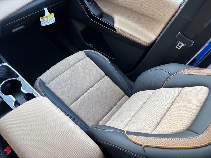 Chevrolet Equinox Vehicle Image 10