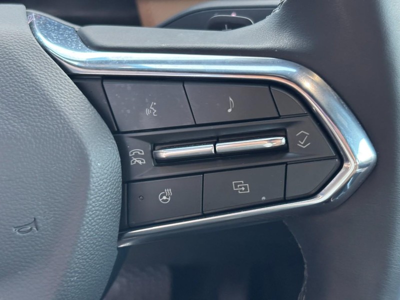 Chevrolet Equinox Vehicle Image 13