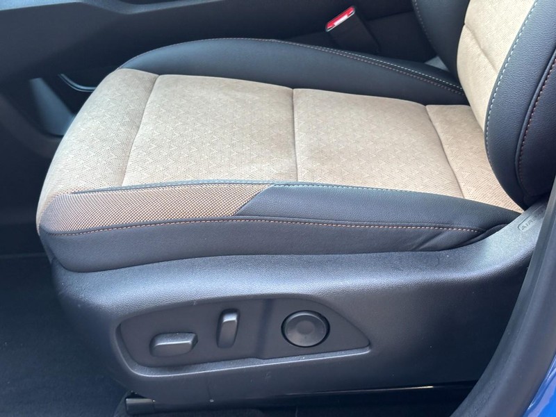 Chevrolet Equinox Vehicle Image 21