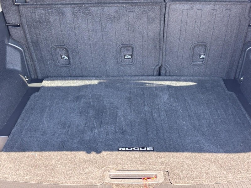 Nissan Rogue Vehicle Image 04