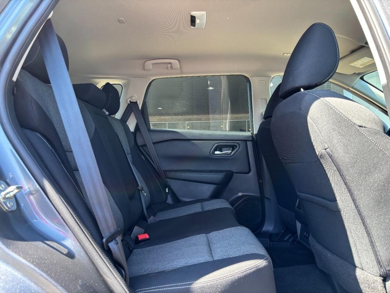 Nissan Rogue Vehicle Image 10