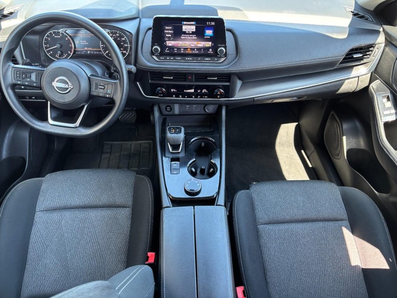 Nissan Rogue Vehicle Image 11