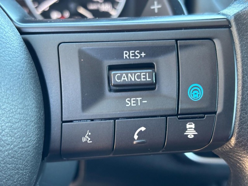 Nissan Rogue Vehicle Image 18