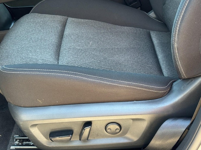 Nissan Rogue Vehicle Image 25