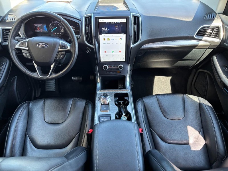 Ford Edge Vehicle Image 11