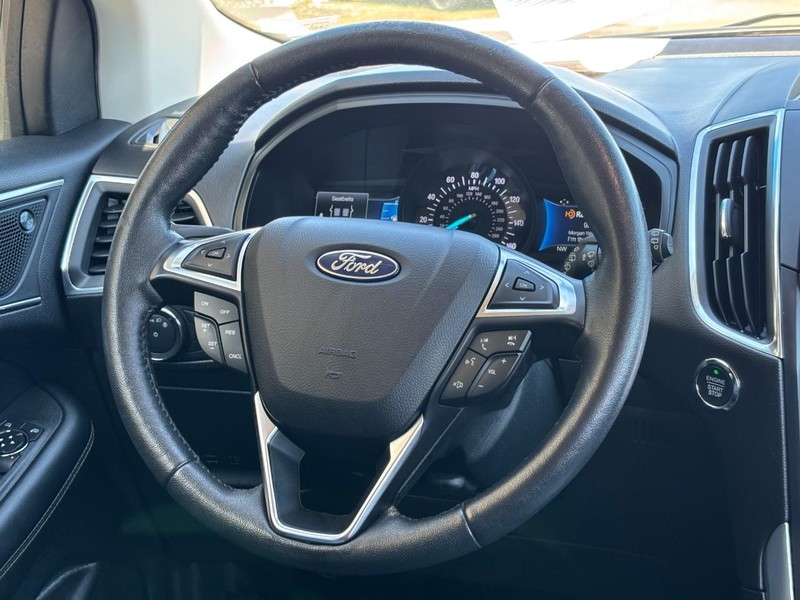 Ford Edge Vehicle Image 12