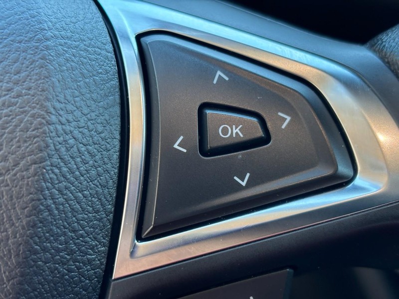 Ford Edge Vehicle Image 19
