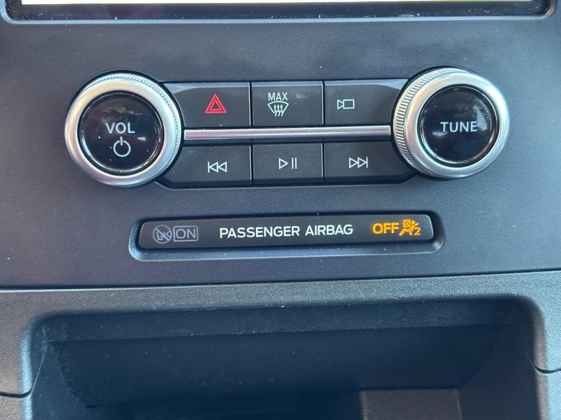 Ford Edge Vehicle Image 24