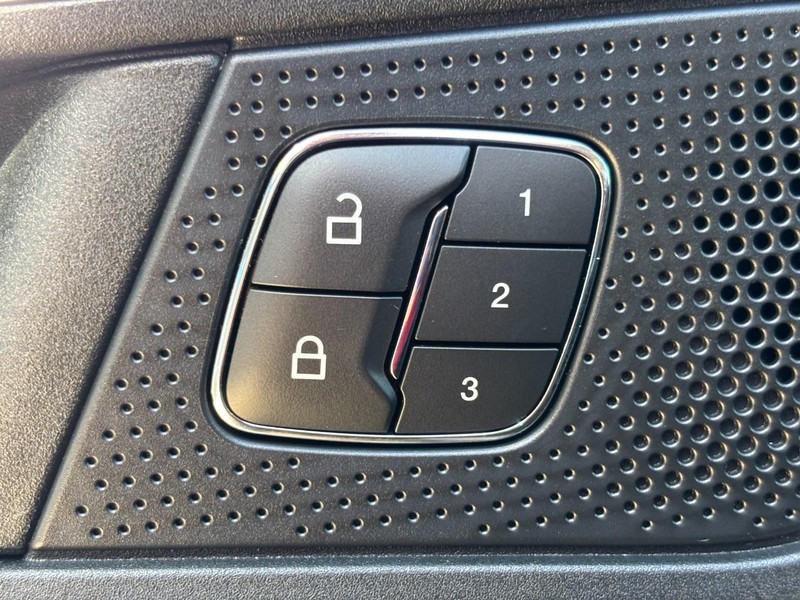 Ford Edge Vehicle Image 26