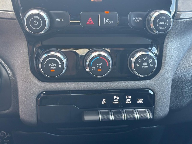 Ram 1500 Vehicle Image 23