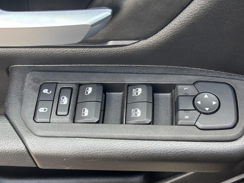 Ram 1500 Vehicle Image 24