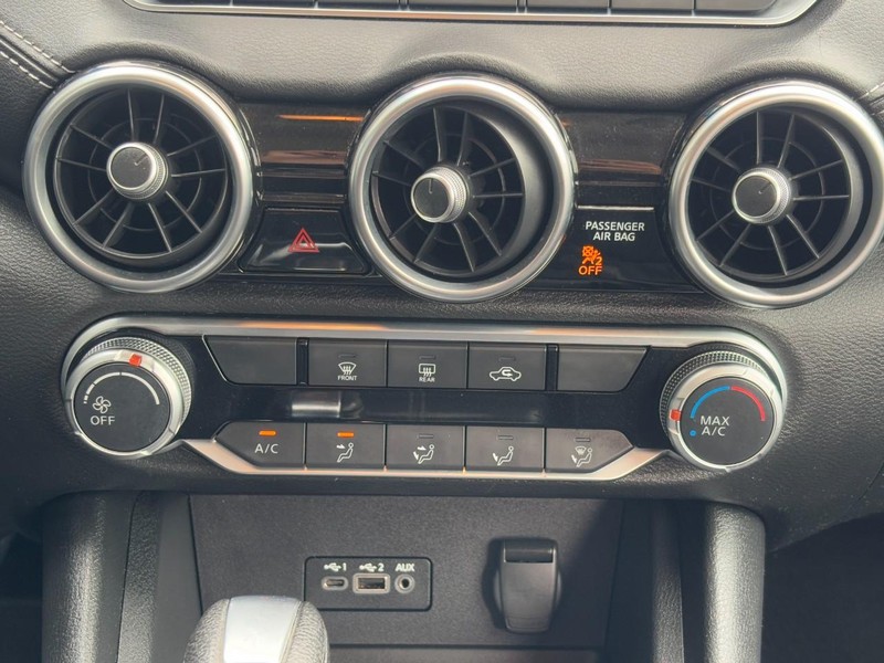 Nissan Sentra Vehicle Image 14