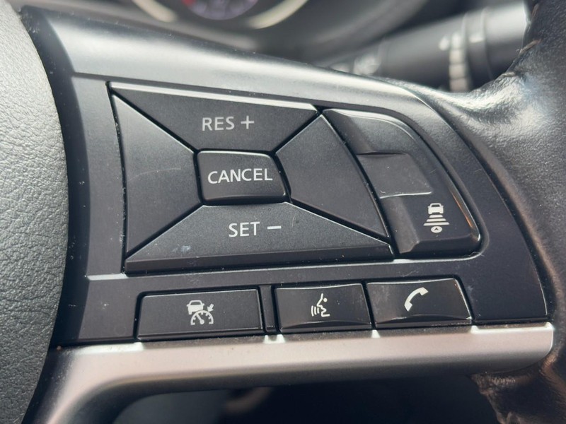 Nissan Sentra Vehicle Image 18