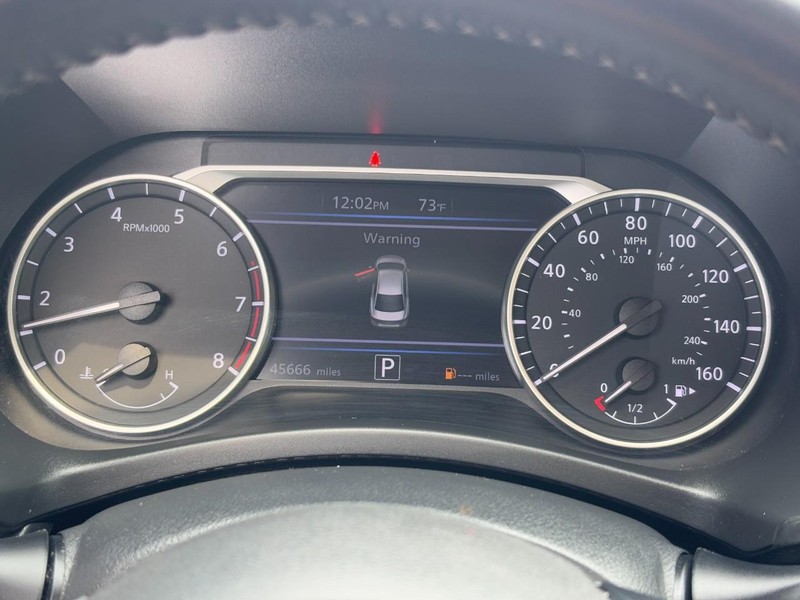 Nissan Sentra Vehicle Image 19