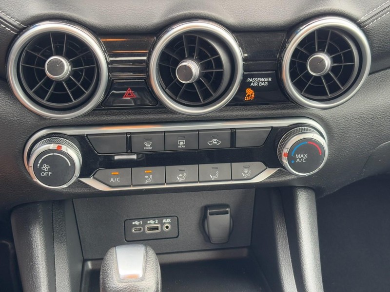 Nissan Sentra Vehicle Image 22