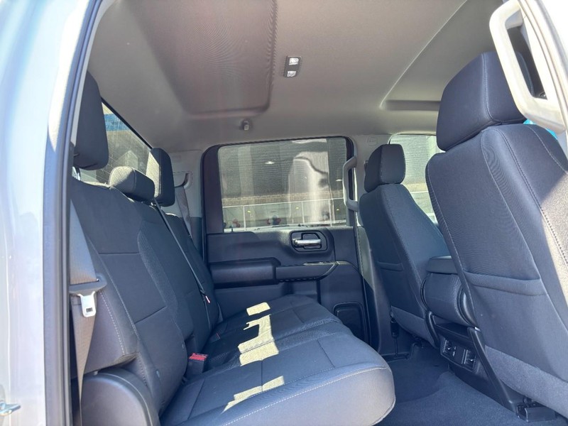 Chevrolet Silverado 2500HD Vehicle Image 10