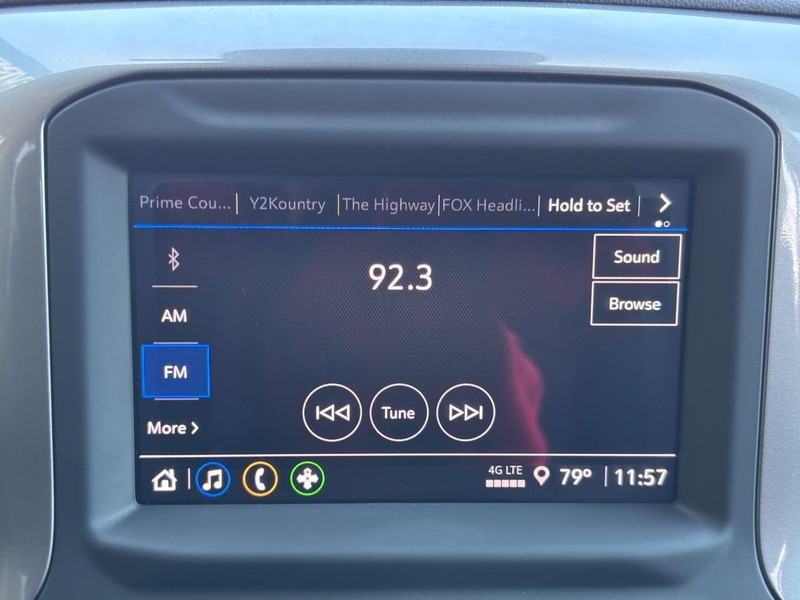 Chevrolet Silverado 2500HD Vehicle Image 13