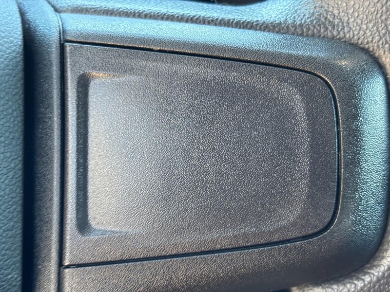 Chevrolet Silverado 2500HD Vehicle Image 18