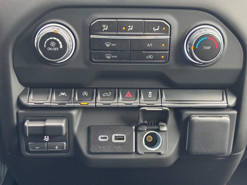 Chevrolet Silverado 1500 Vehicle Image 10