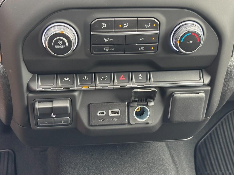 Chevrolet Silverado 1500 Vehicle Image 17