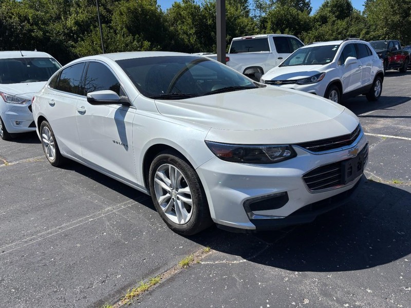 Chevrolet Malibu Vehicle Image 02