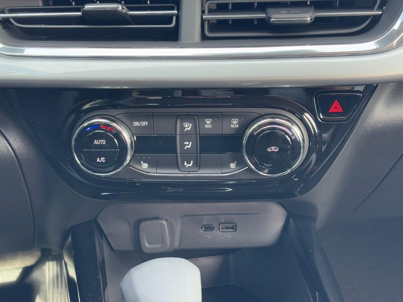 Chevrolet Trax Vehicle Image 09