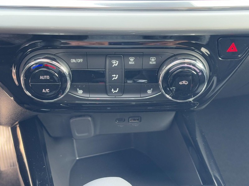 Chevrolet Trax Vehicle Image 17