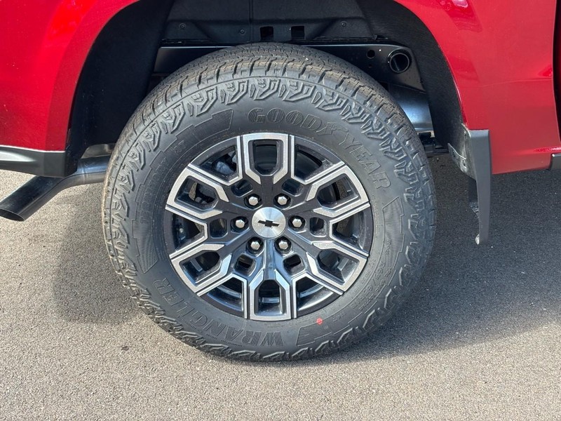 Chevrolet Colorado Vehicle Image 04