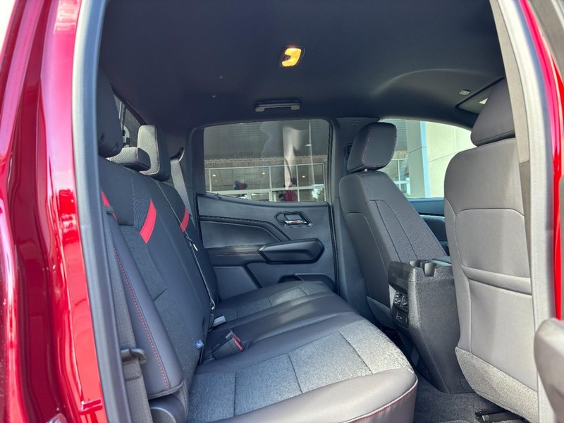 Chevrolet Colorado Vehicle Image 05